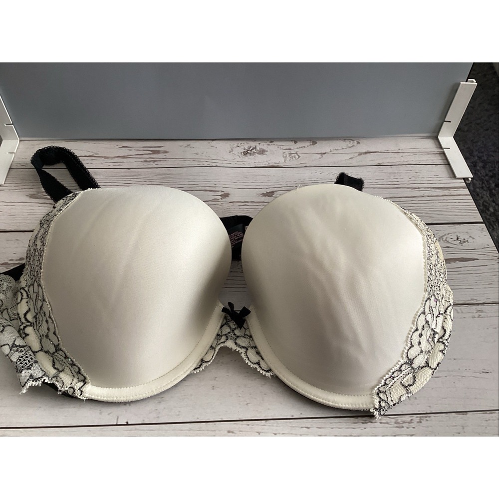 Victoria Secret 36c White Sexy Bra Padded Underwire Preowned